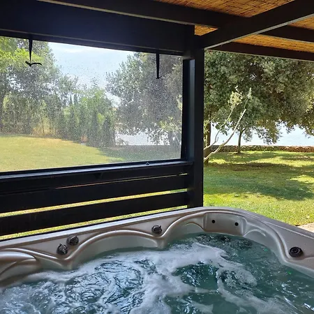 Ive & Beta, Olive Grove, Sea, Swimming Pool, Jacuzzi, Fenced Yard, Barbecue - Istria Feriehus Pula