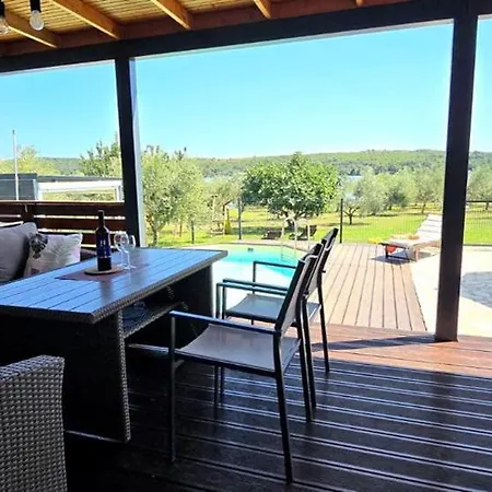 Ive & Beta, Olive Grove, Sea, Swimming Pool, Jacuzzi, Fenced Yard, Barbecue - Istria * Pula