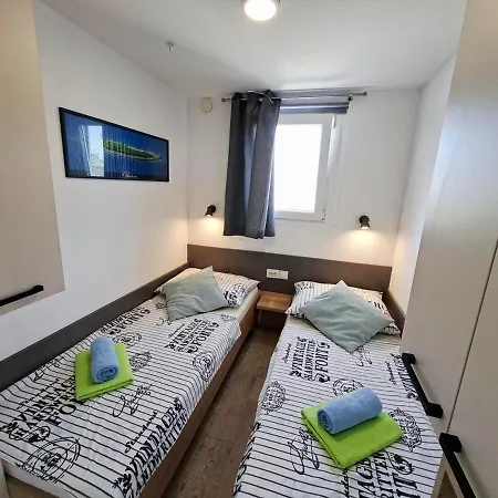 Ive & Beta, Olive Grove, Sea, Swimming Pool, Jacuzzi, Fenced Yard, Barbecue - Istria Feriehus Pula