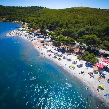 Ive & Beta, Olive Grove, Sea, Swimming Pool, Jacuzzi, Fenced Yard, Barbecue - Istria *